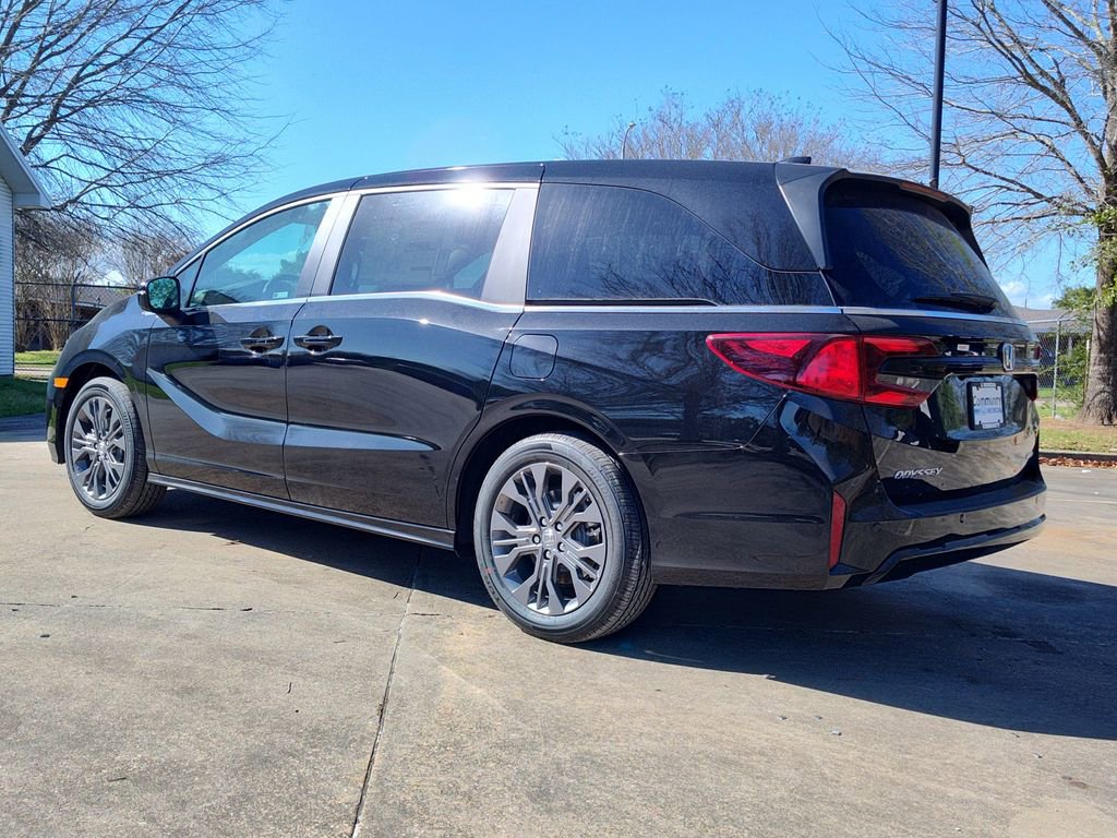 New 2026 Honda Odyssey Touring image 3