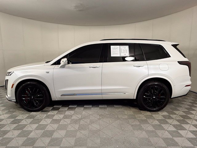 Used 2022 Cadillac XT6 Sport w/ Technology Package AWD/4WD image 3