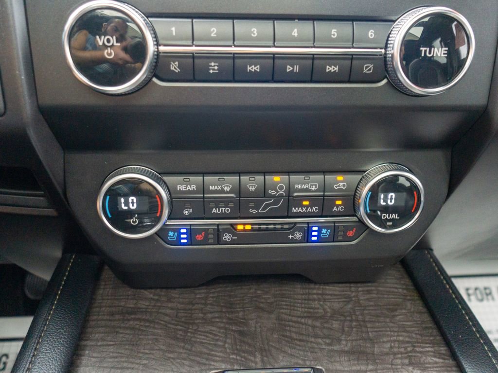 Used 2020 Ford Expedition Max Limited w/ Equipment Group 301A image 31