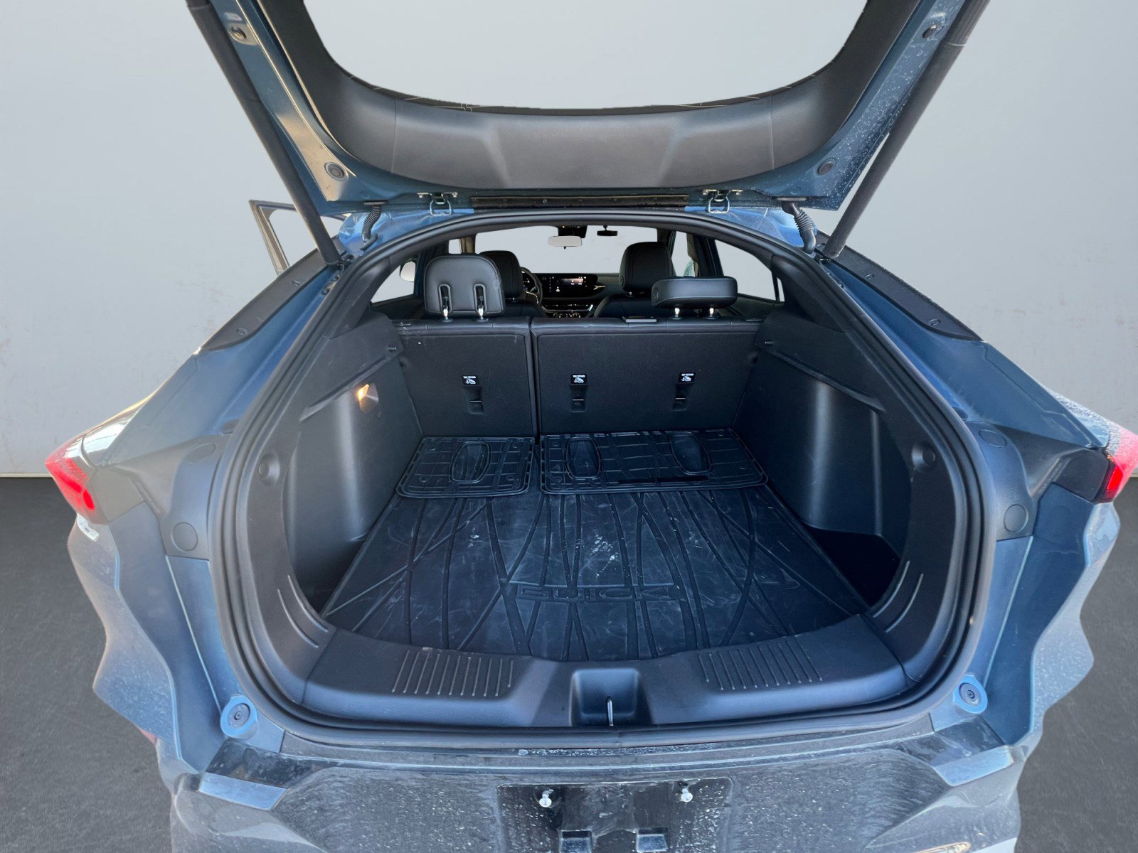 Used 2025 Buick Envista Sport Touring w/ Convenience II Package image 16