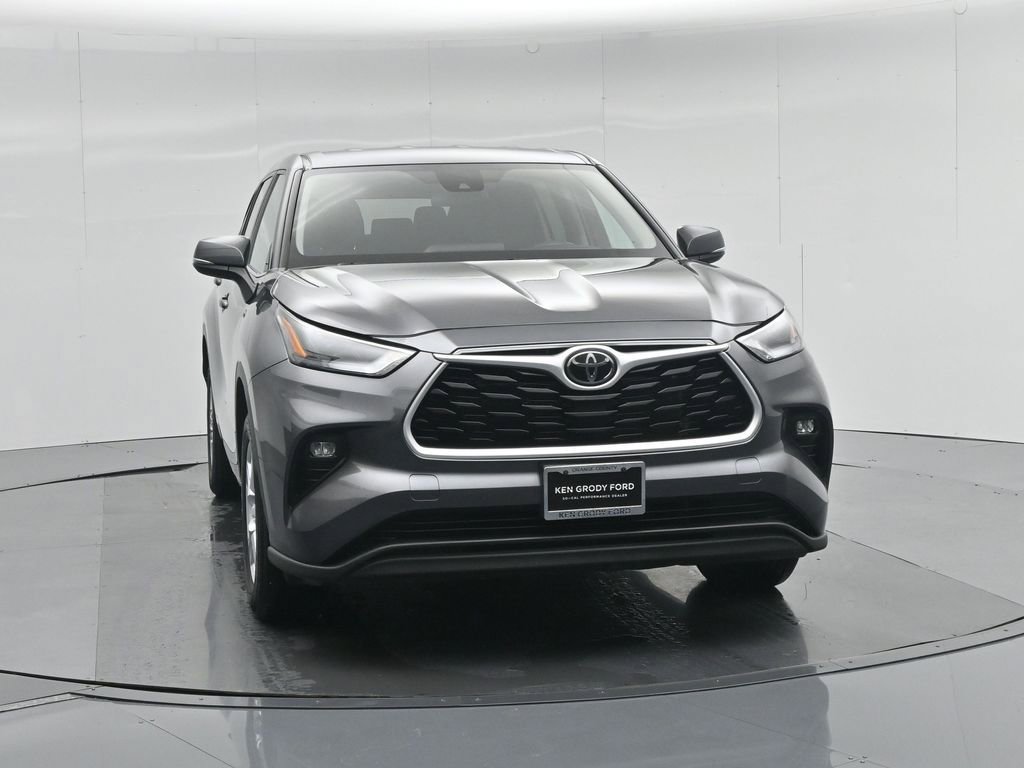 Used 2024 Toyota Highlander LE image 61
