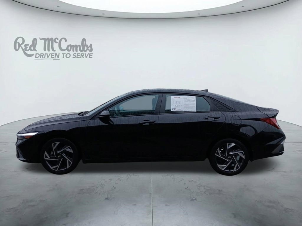 Certified 2025 Hyundai Elantra Sport FWD image 2