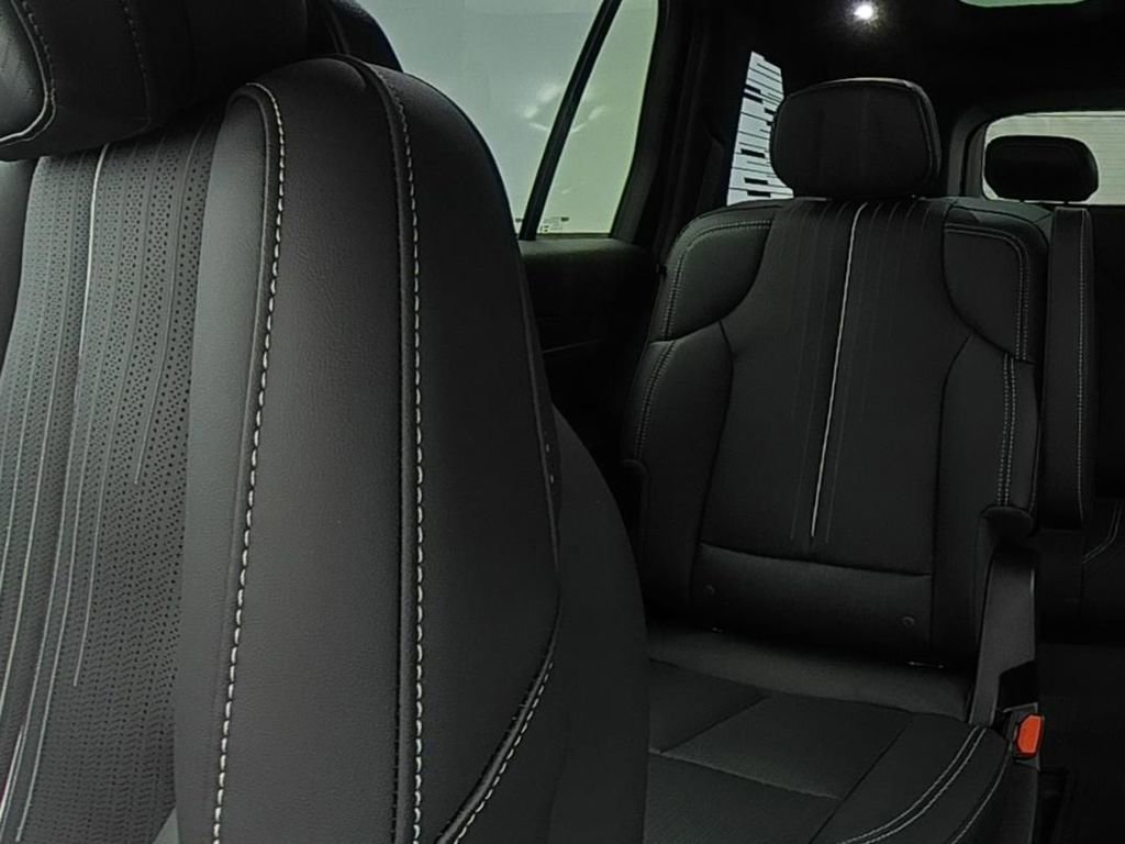 New 2026 Cadillac Vistiq Luxury w/ LPO, Floor Liner Package image 16