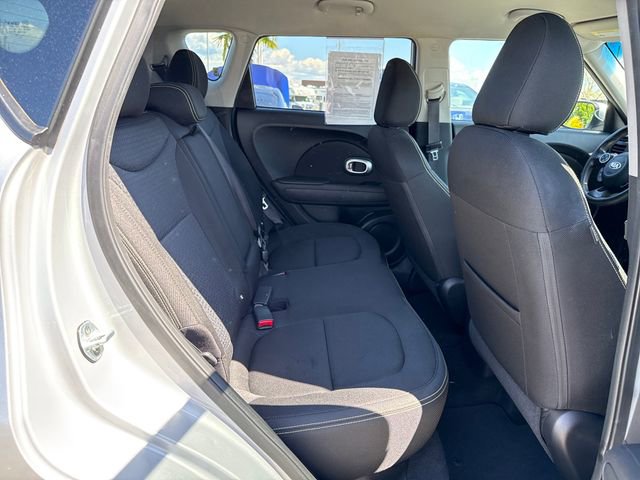 Used 2016 Kia Soul + FWD image 12