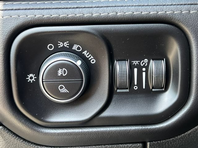 Used 2026 RAM 1500 Limited AWD/4WD image 25