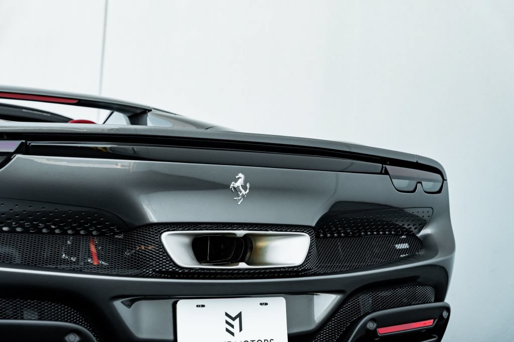 Used 2023 Ferrari 296 GTS RWD image 12