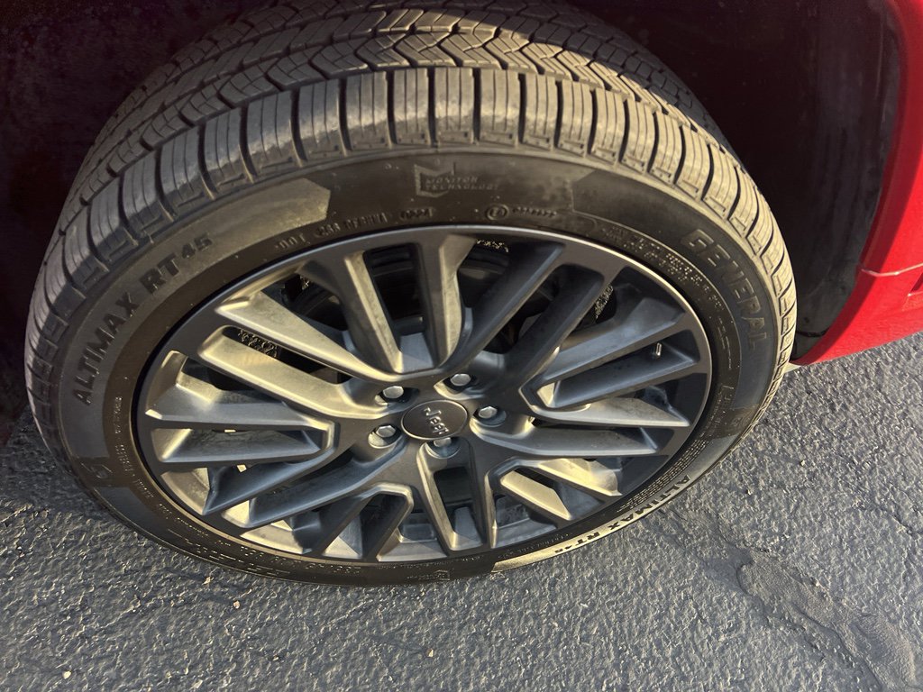 Used 2022 Jeep Compass Limited w/ (RED) Package image 2