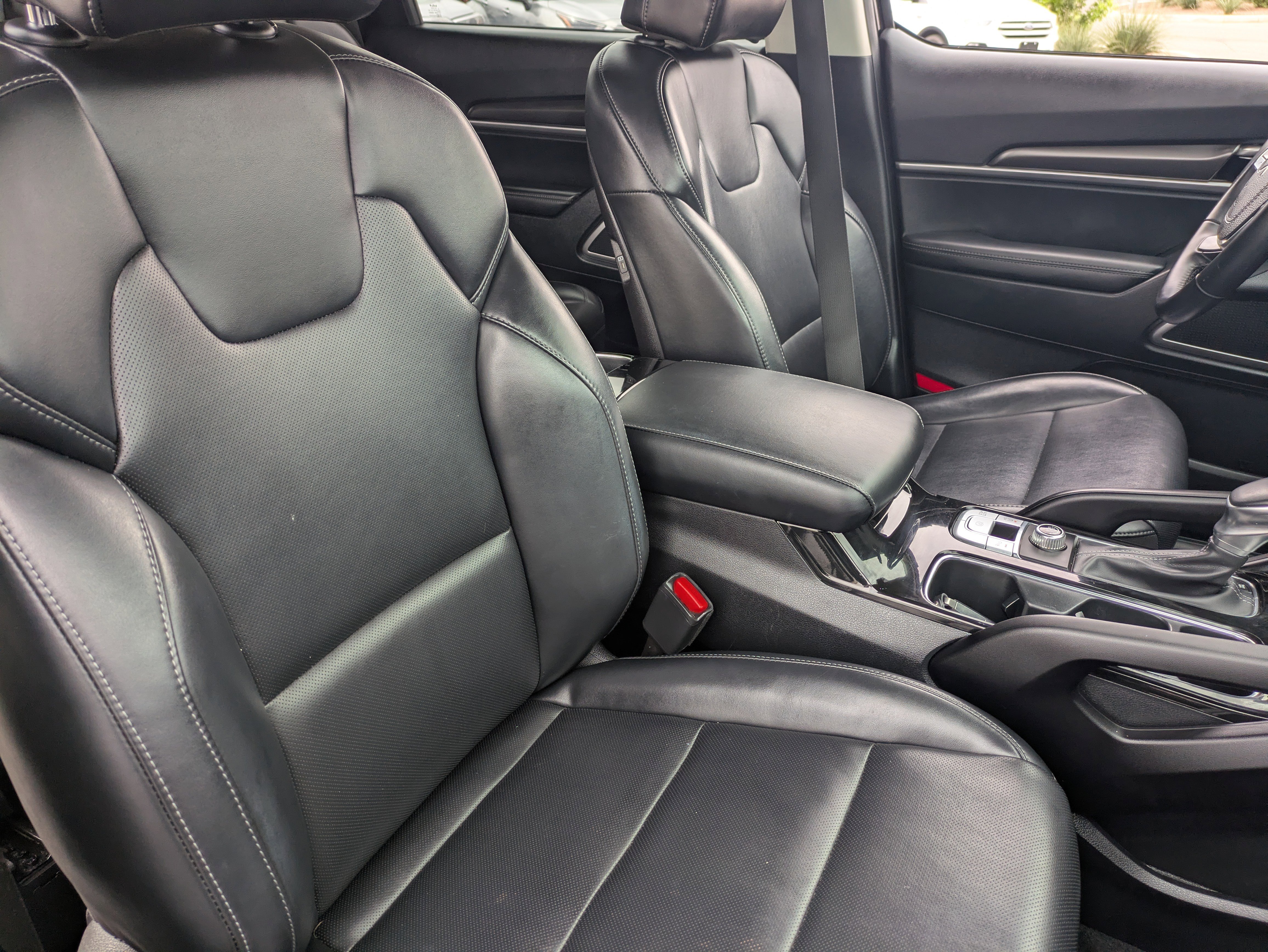 Used 2025 Kia Telluride S FWD image 11
