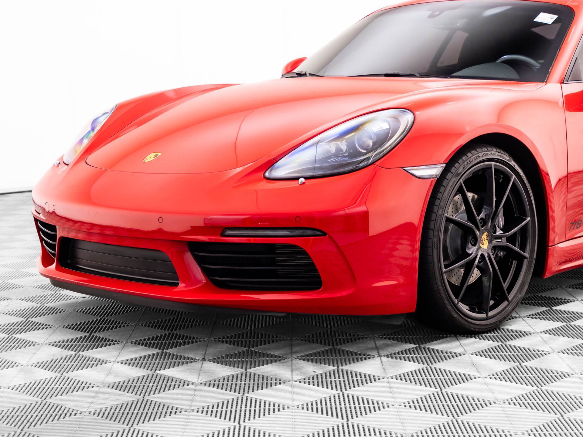 Used 2024 Porsche 718 Cayman RWD image 37