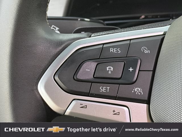 Used 2024 Volkswagen Atlas Cross Sport SE FWD image 15