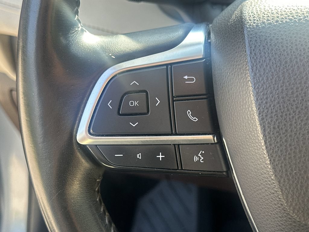 Used 2020 Toyota Highlander XLE AWD/4WD image 24