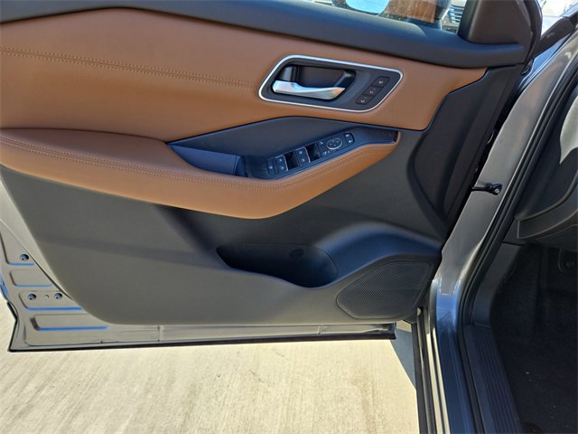 New 2026 Nissan Rogue Platinum w/ Platinum Premium Package image 11