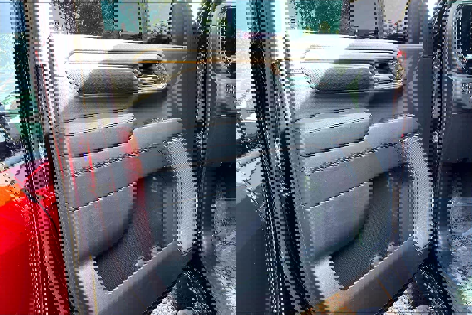 Used 2024 Chevrolet Silverado 3500 High Country w/ High Country Premium Package image 21