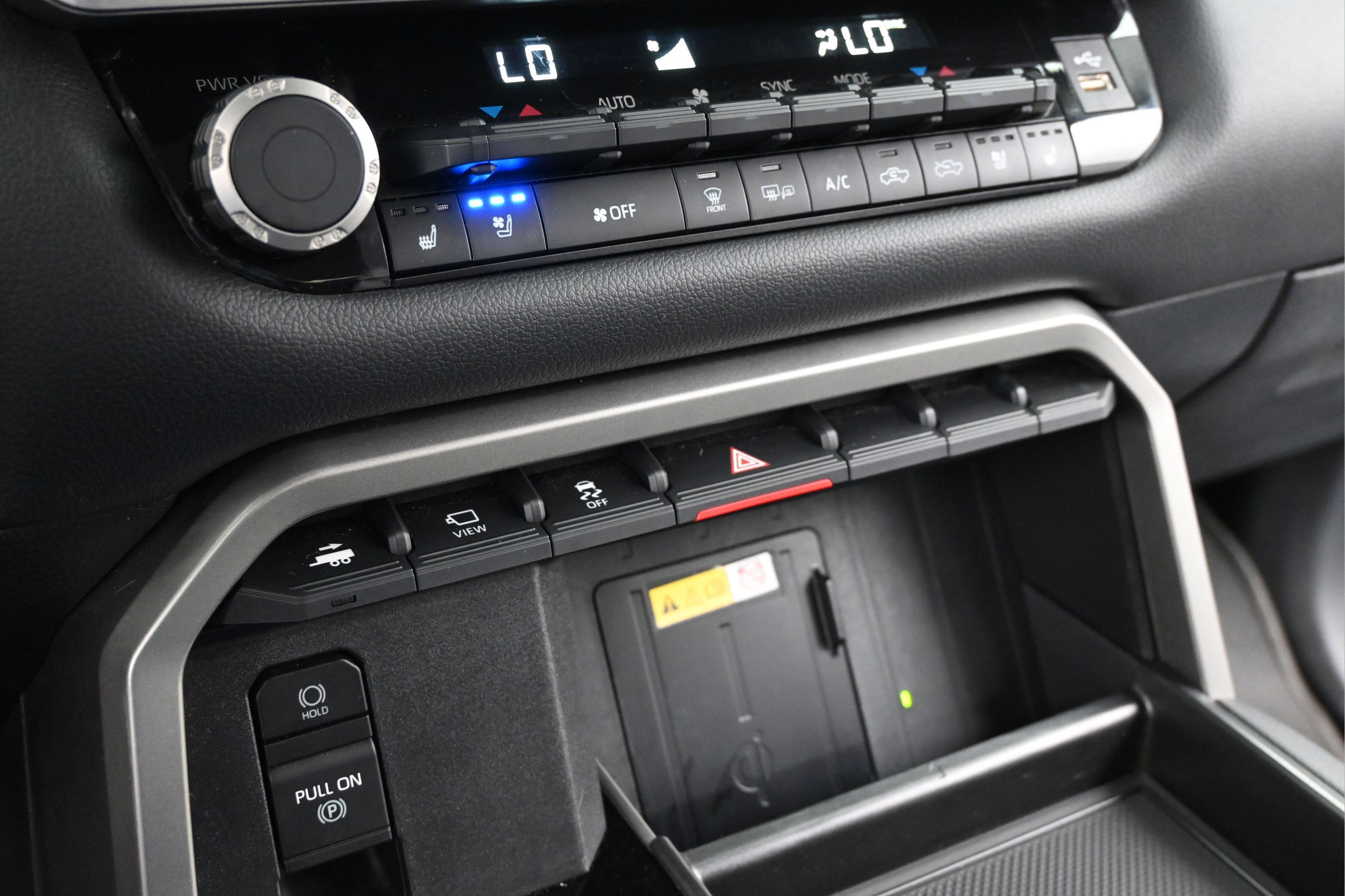 Used 2023 Toyota Tundra Limited AWD/4WD image 19