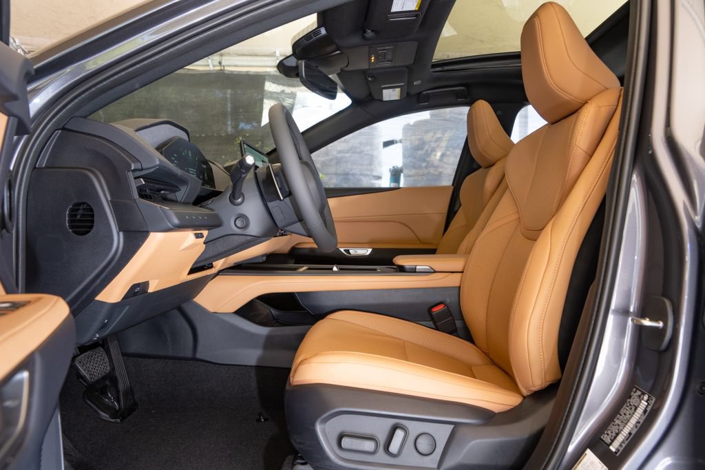 New 2026 Lexus ES 500e AWD/4WD image 19