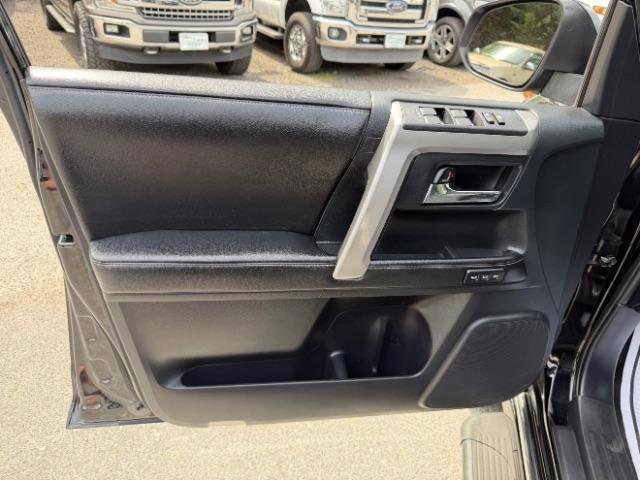 Used 2015 Toyota 4Runner Limited AWD/4WD image 15