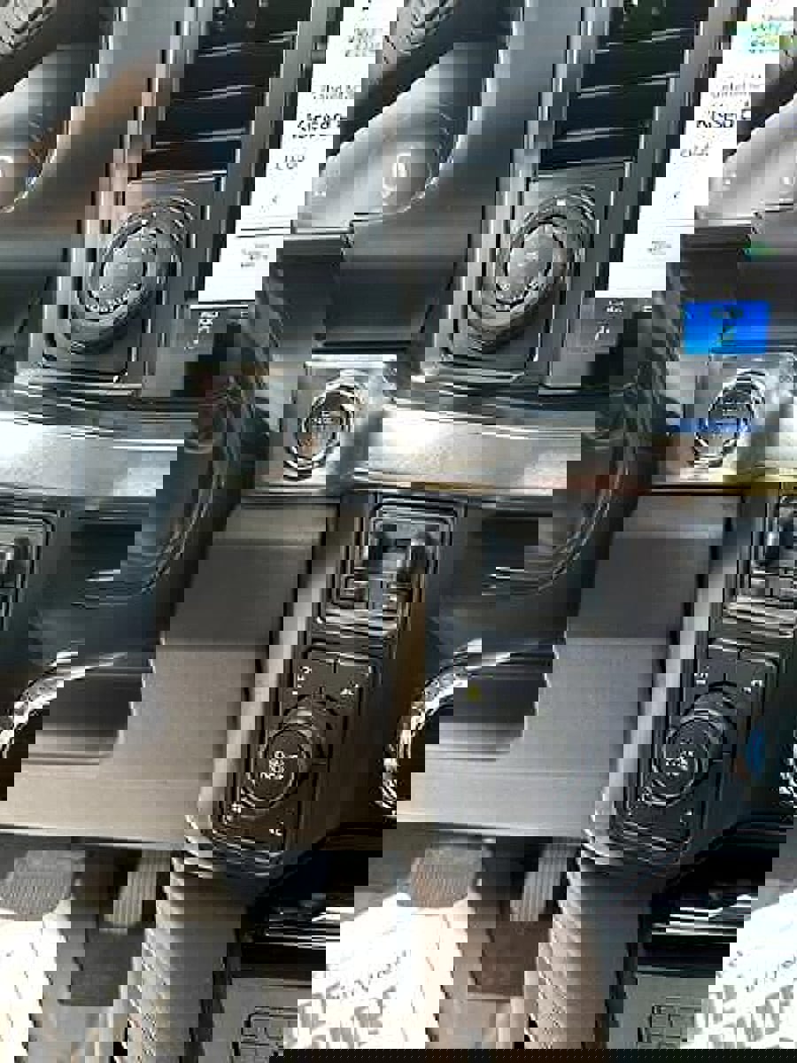 New 2025 Ford F250 King Ranch w/ Chrome Package image 23