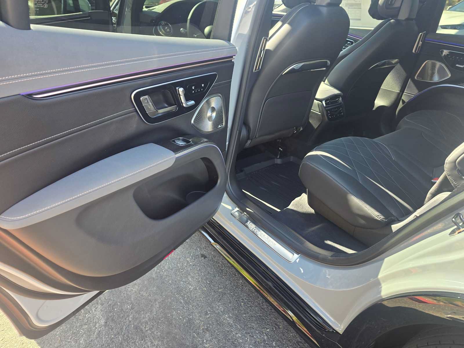 New 2027 Mercedes-Benz EQS 400 4MATIC SUV image 16