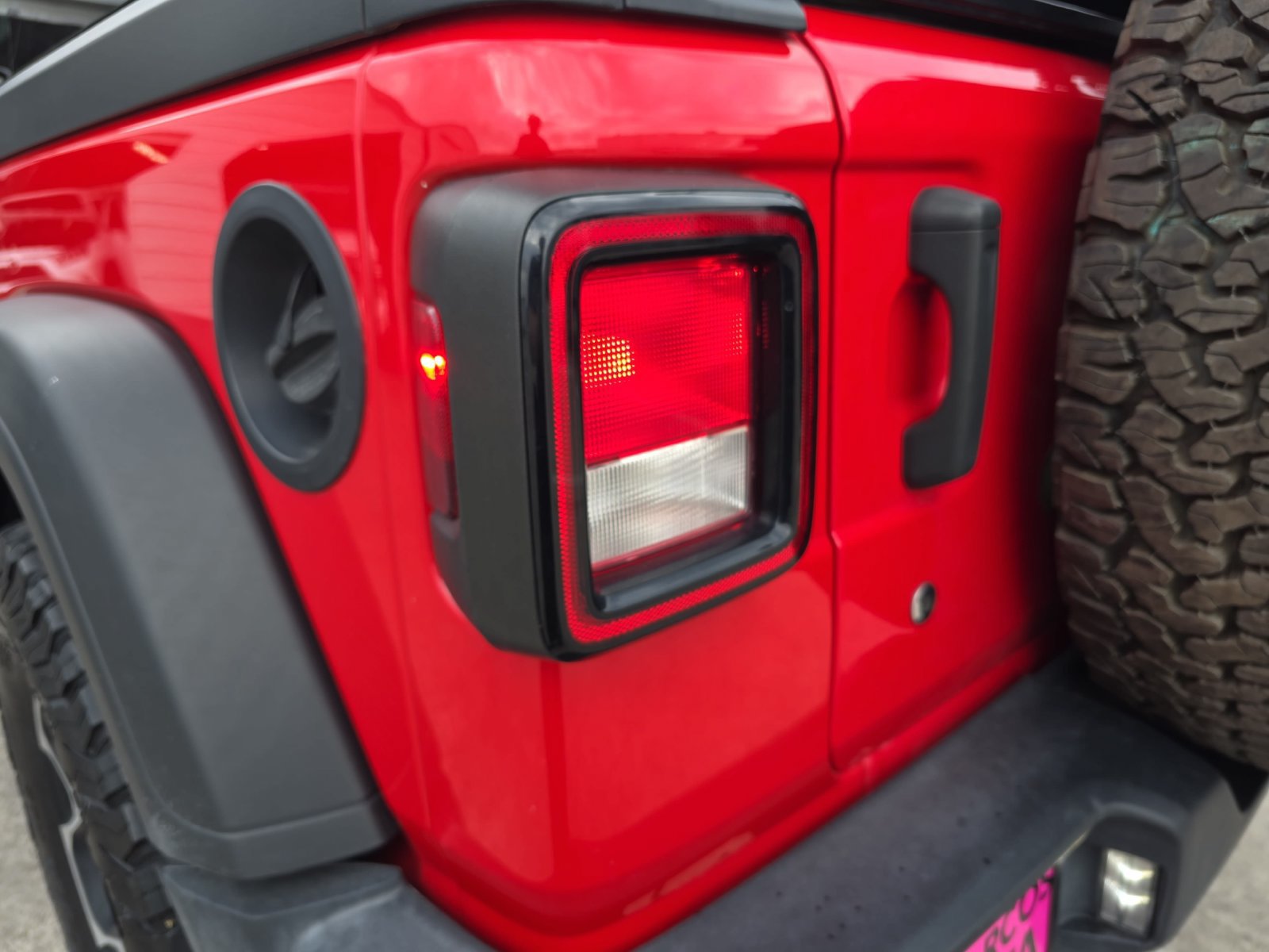 Used 2020 Jeep Wrangler Sport AWD/4WD image 28