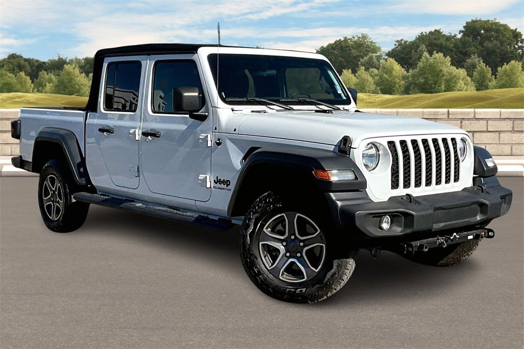 Used 2020 Jeep Gladiator Sport w/ Quick Order Package 24S image 2