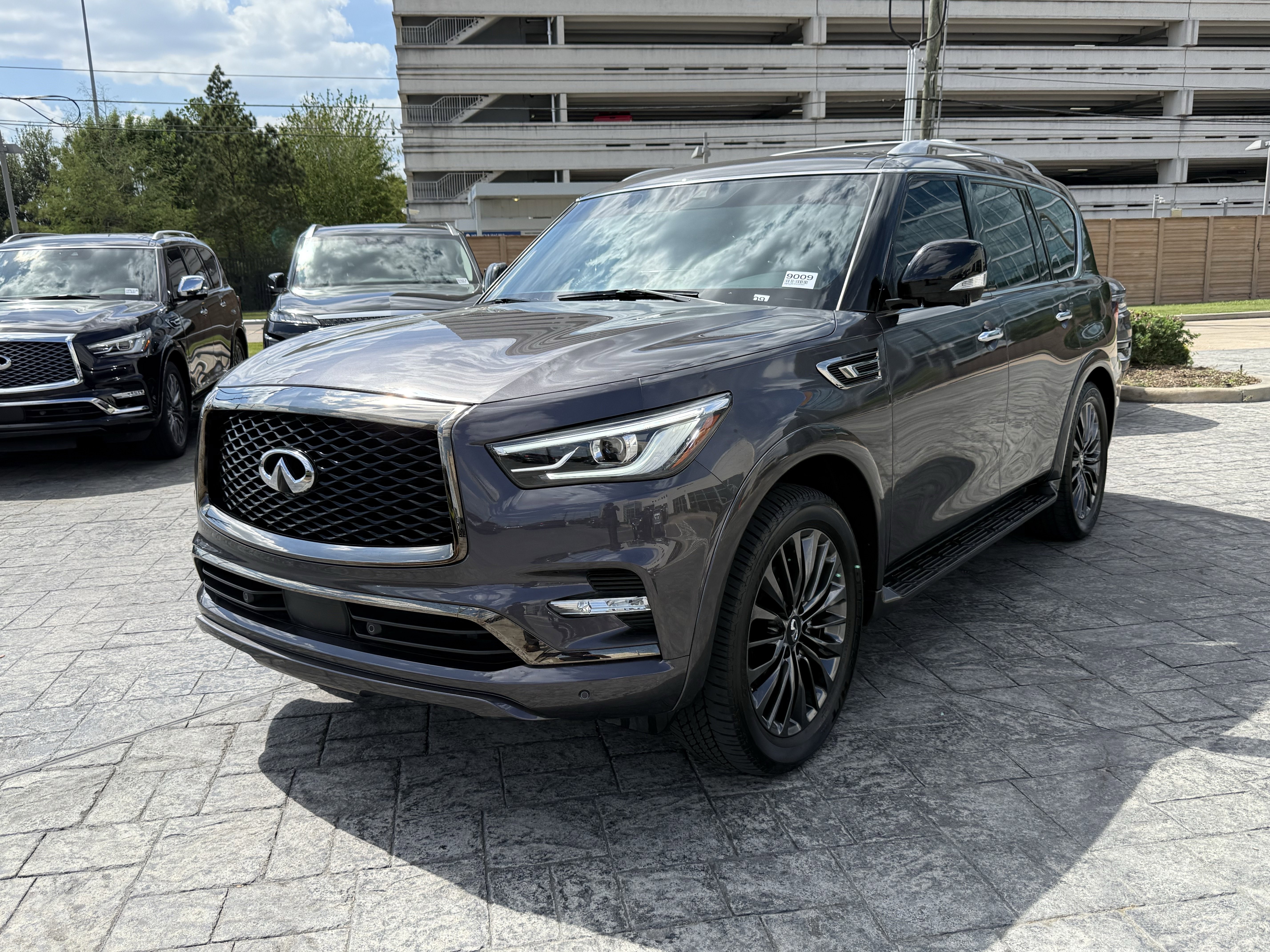 Certified 2024 INFINITI QX80 Sensory AWD/4WD image 2
