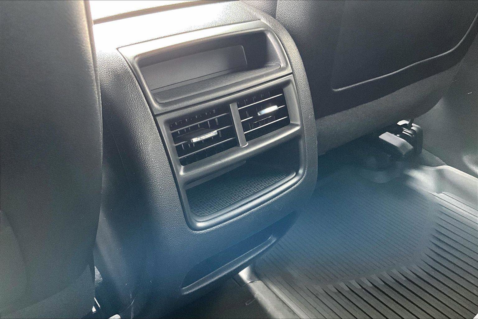 Used 2024 Cadillac XT5 Luxury w/ LPO, Floor Liner Package image 34