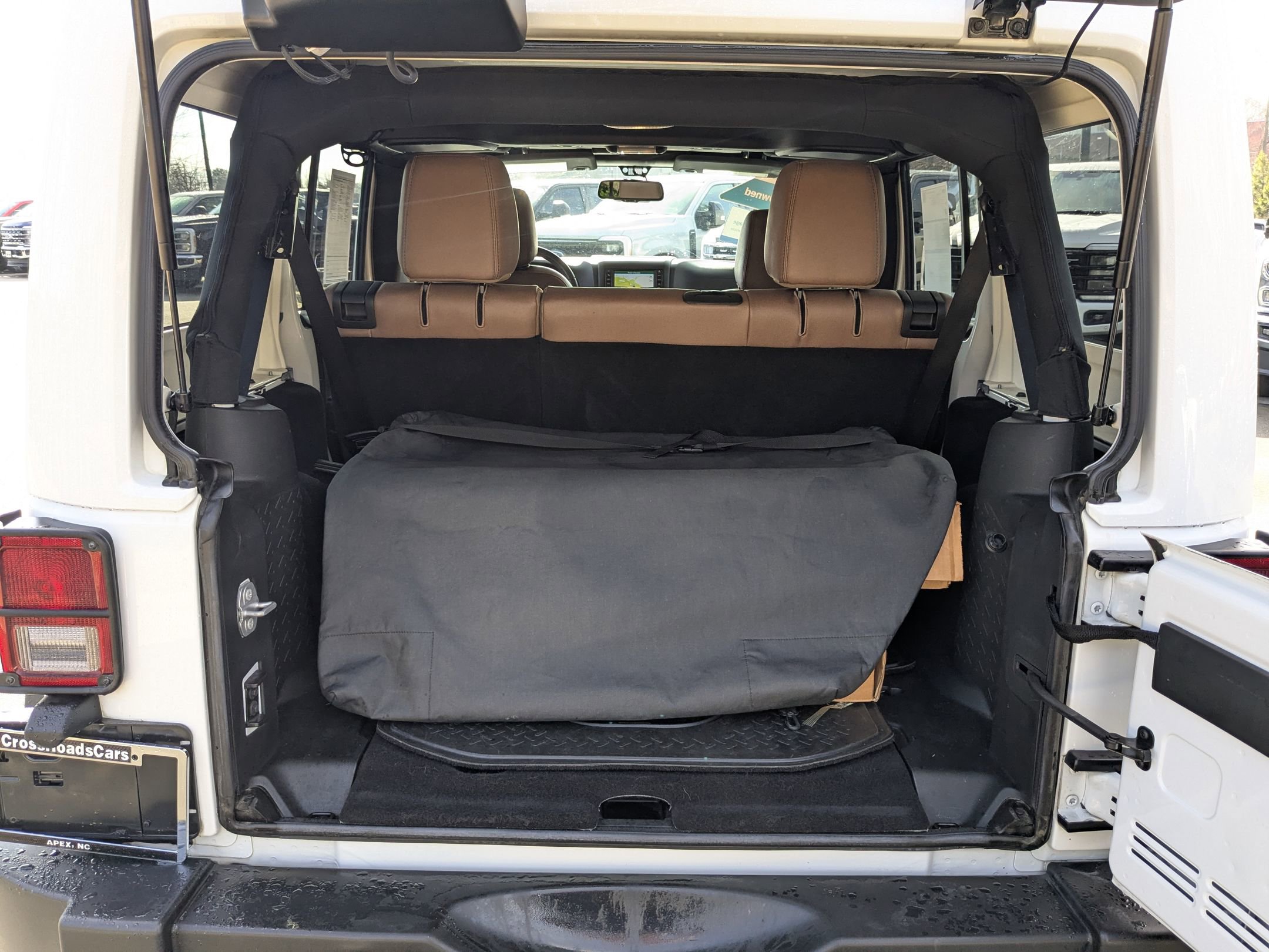 Used 2017 Jeep Wrangler Unlimited Rubicon w/ Connectivity Group image 29