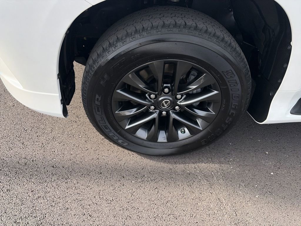 Used 2023 Lexus GX 460 Premium w/ Premium Package image 10