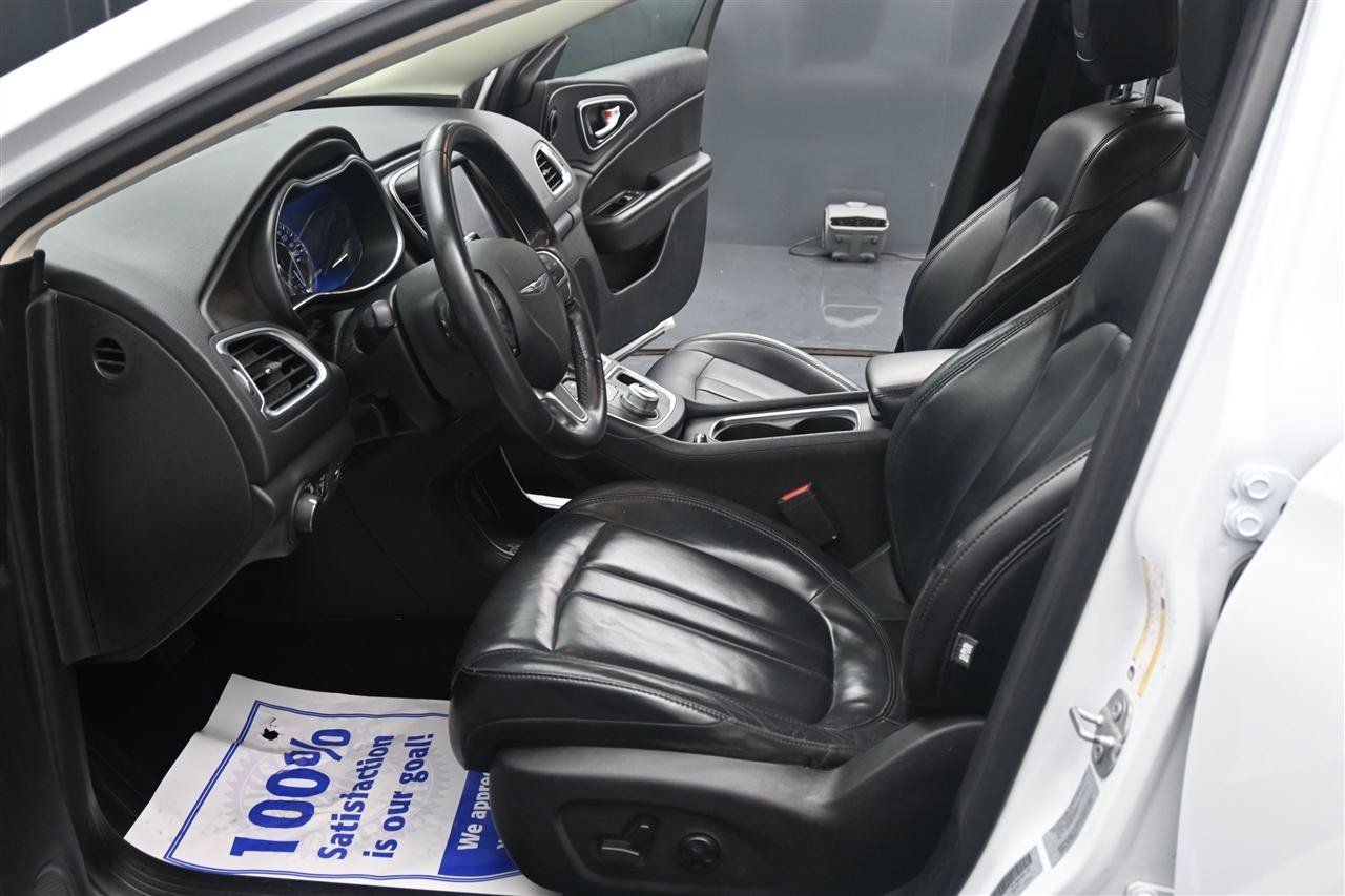 Used 2017 Chrysler 200 Limited Platinum w/ Comfort & Convenience Group FWD image 11