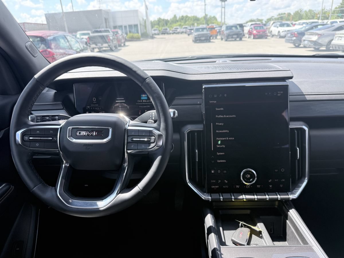 Used 2025 GMC Acadia Elevation AWD/4WD image 11