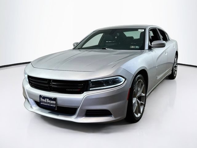 Used 2022 Dodge Charger SXT w/ Plus Group RWD image 3