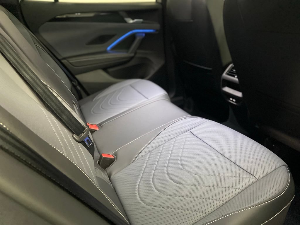 New 2026 Volkswagen Tiguan SE R-Line AWD/4WD image 7