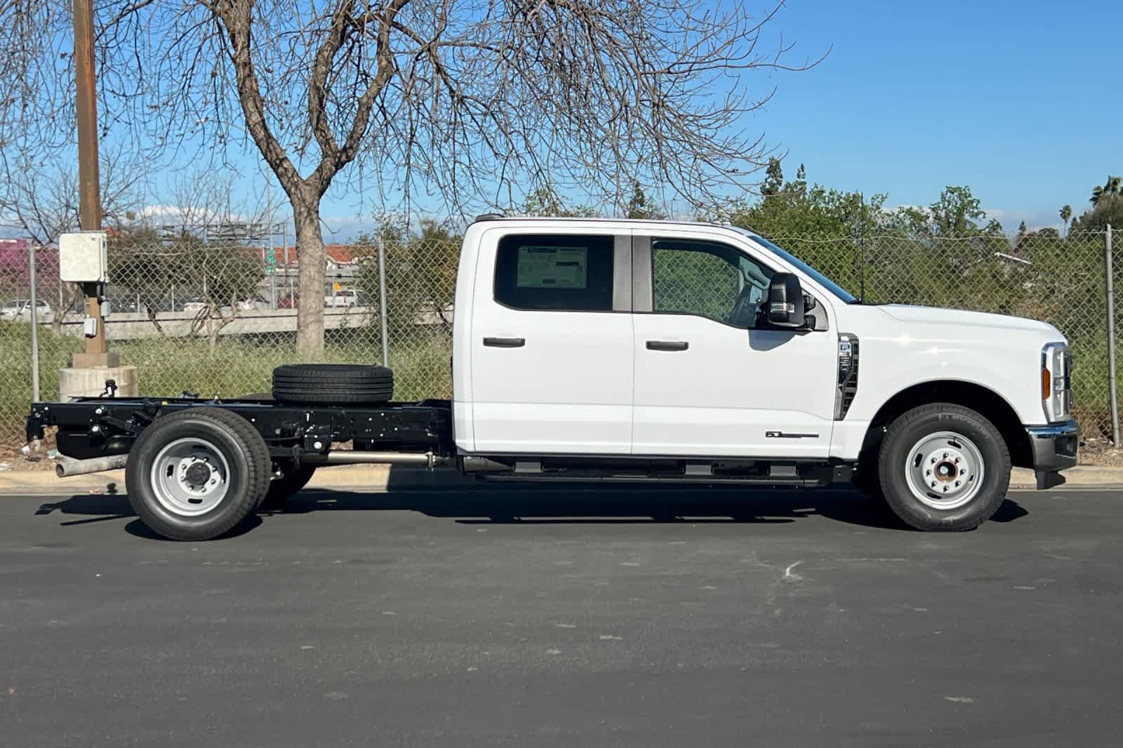 New 2026 Ford F350 XL w/ XL Chrome Package RWD image 8