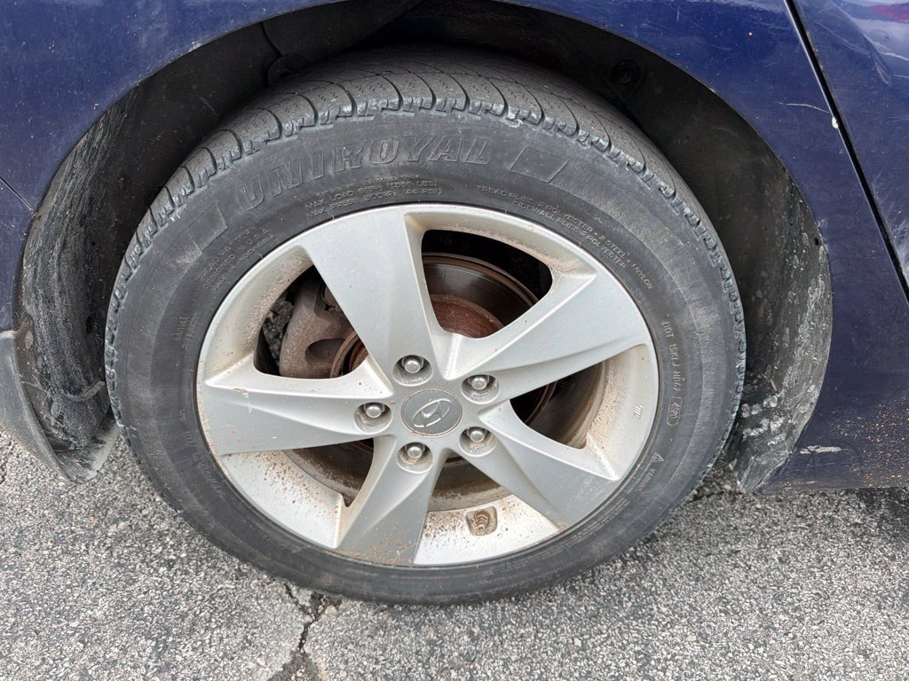 Used 2013 Hyundai Elantra GLS w/ Preferred Pkg FWD image 10