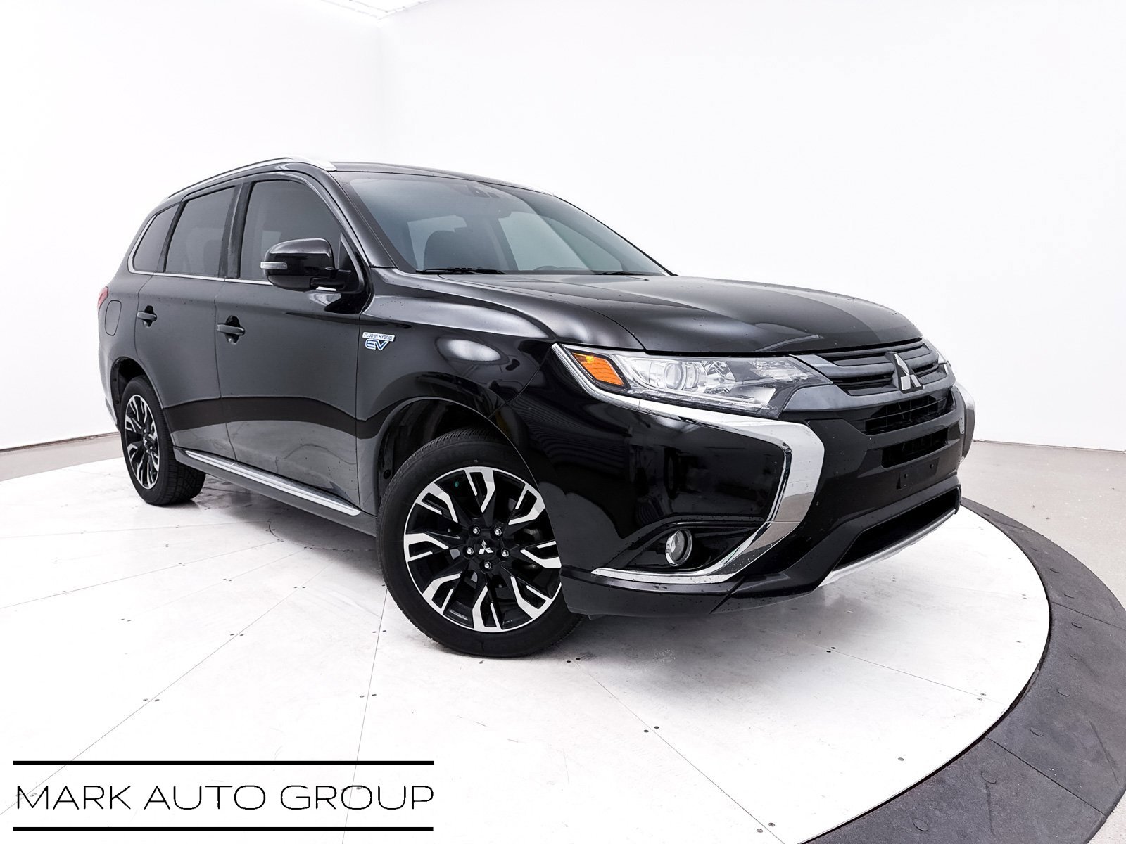 Used 2018 Mitsubishi Outlander SEL image 1