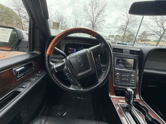 Used 2015 Lincoln Navigator L 4WD image 7