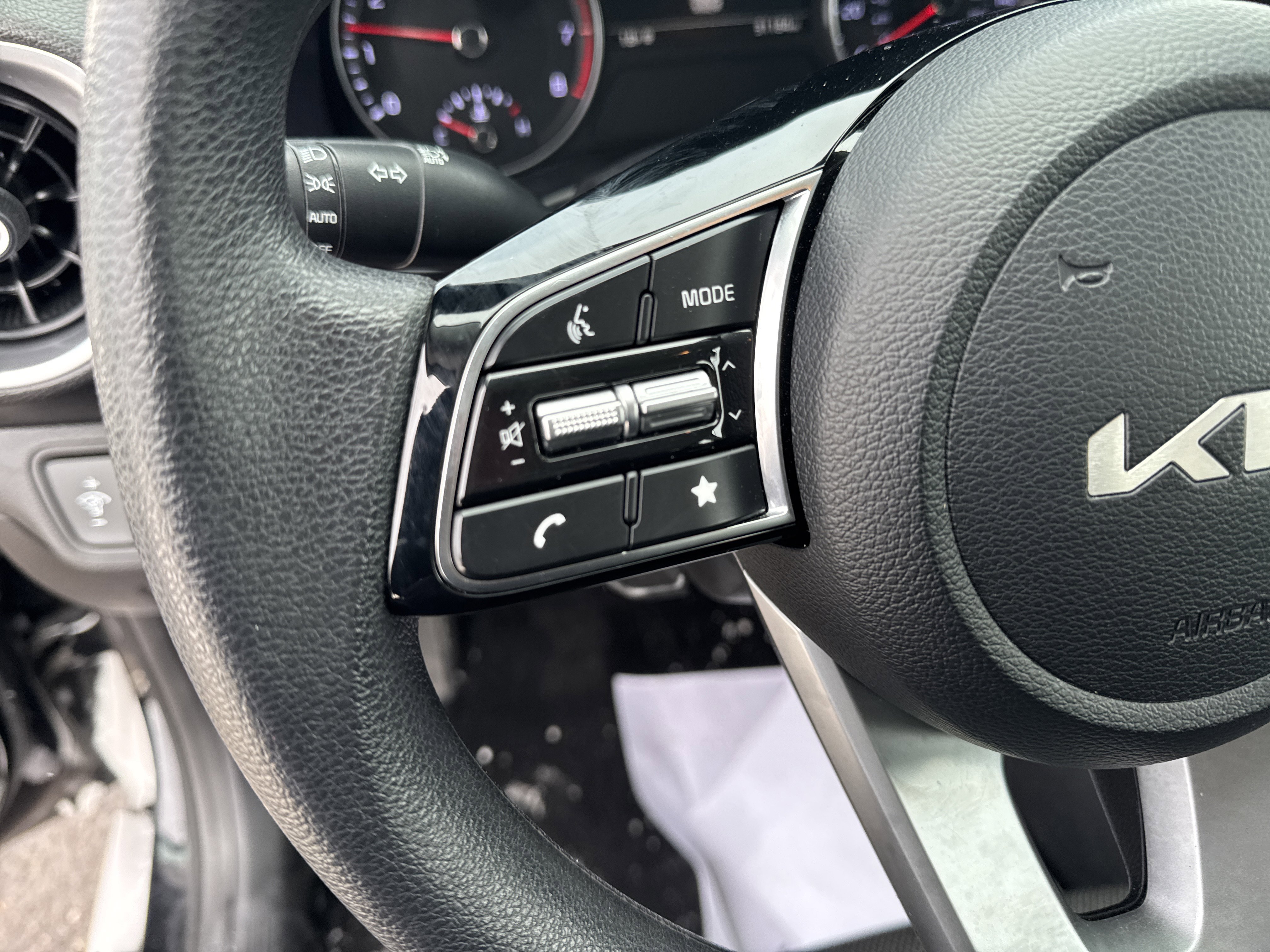 Used 2024 Kia Forte LXS image 17