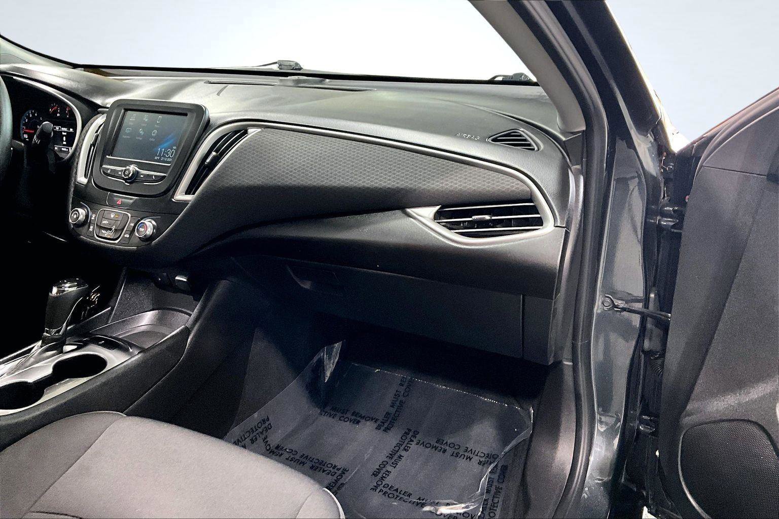 Used 2018 Chevrolet Malibu LS image 18