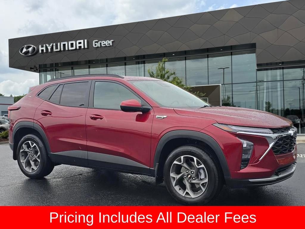 Used 2024 Chevrolet Trax LT w/ Driver Confidence Package FWD image 1
