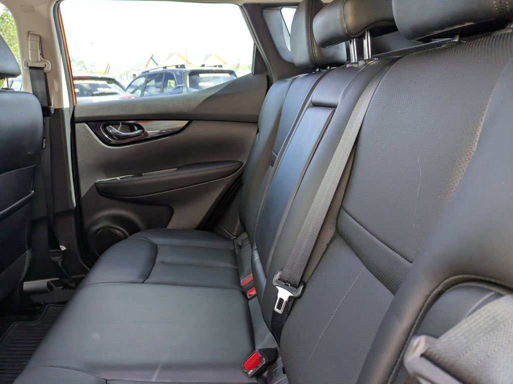 Used 2021 Nissan Rogue Sport SL image 14