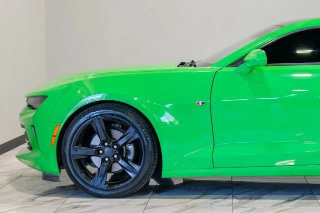 Used 2017 Chevrolet Camaro LT RWD image 17