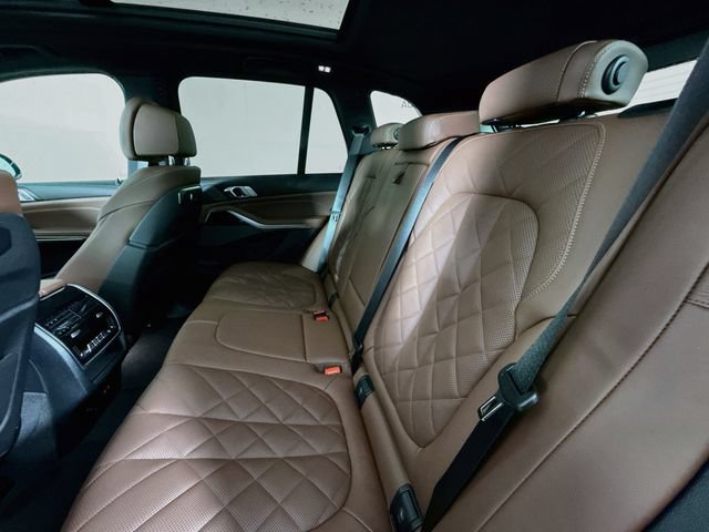 Used 2026 BMW X5 xDrive50e w/ M Sport Package AWD/4WD image 26
