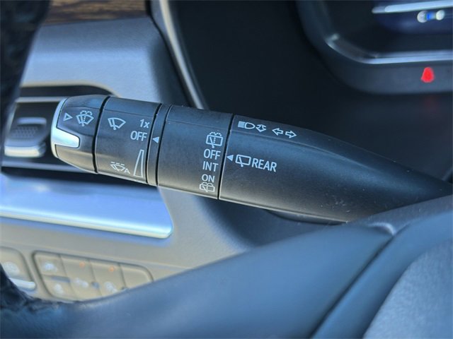 Used 2023 Chevrolet Suburban Premier image 30