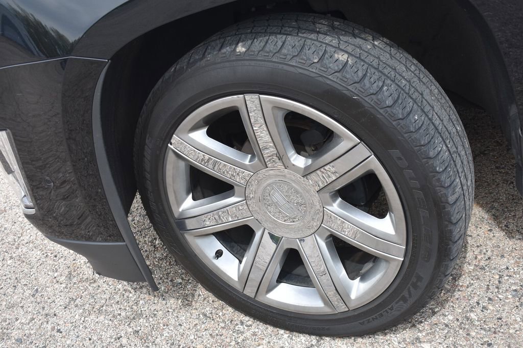 Used 2019 Cadillac Escalade Luxury AWD/4WD image 17