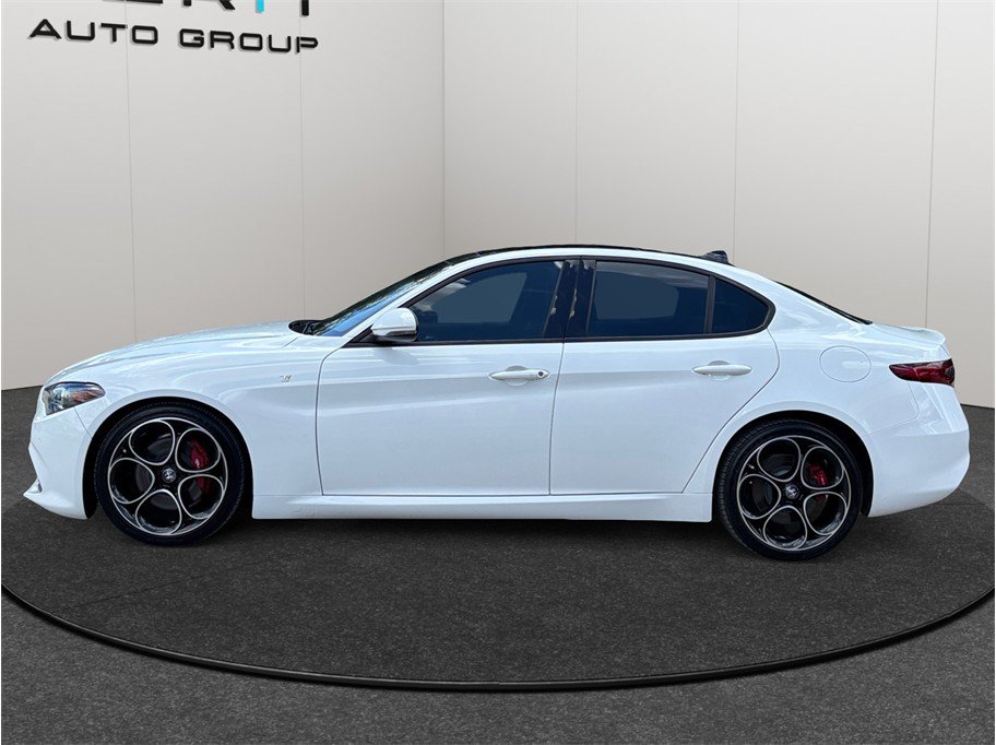 Used 2022 Alfa Romeo Giulia Ti w/ Active Assist Plus Package RWD image 5