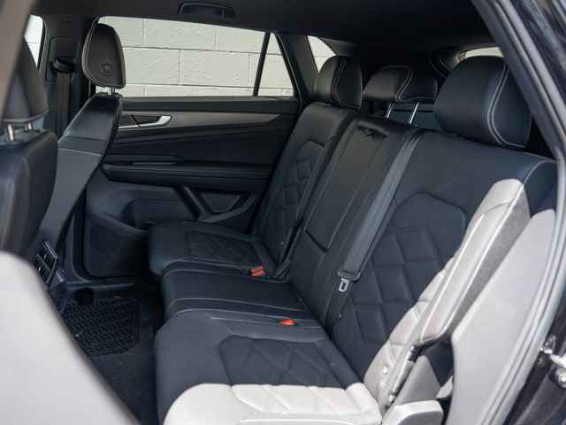 Used 2024 Volkswagen Atlas Cross Sport SE AWD/4WD image 18