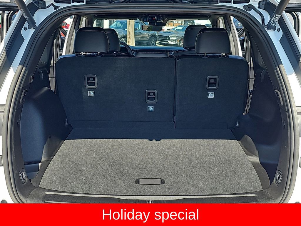 New 2025 Jeep Grand Cherokee Altitude image 12