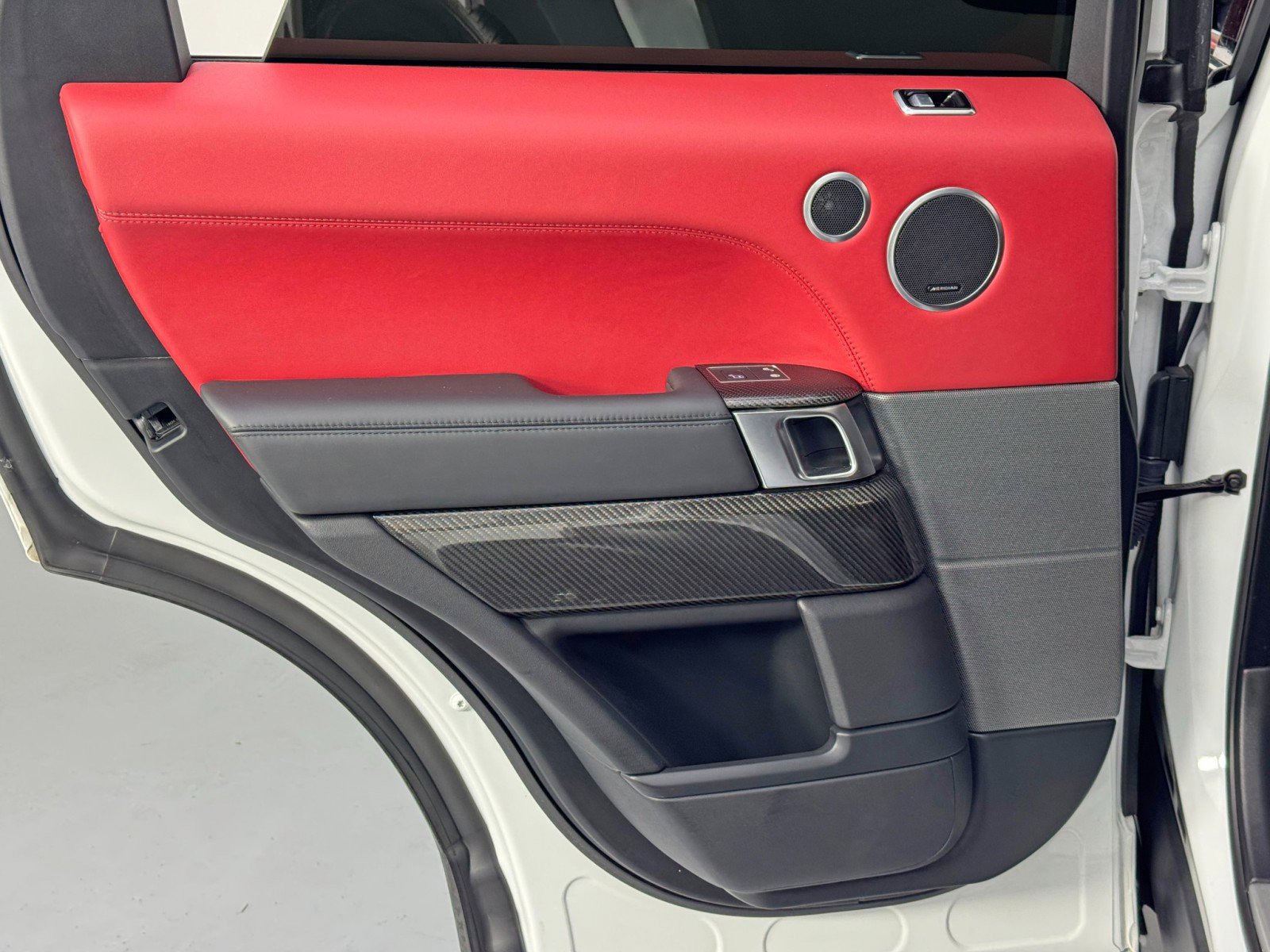 Used 2019 Land Rover Range Rover Sport SVR image 48