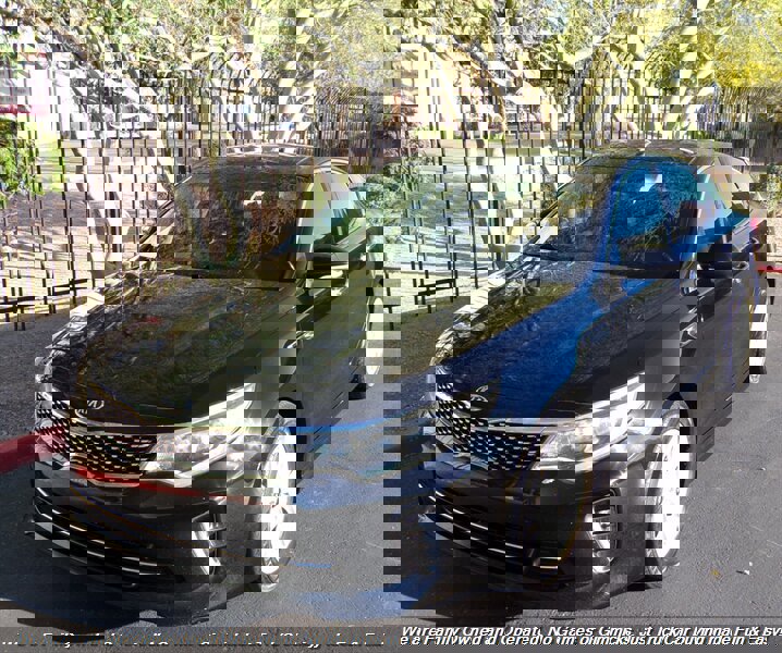 Used 2018 Kia Optima S w/ Panoramic Sunroof Package image 3