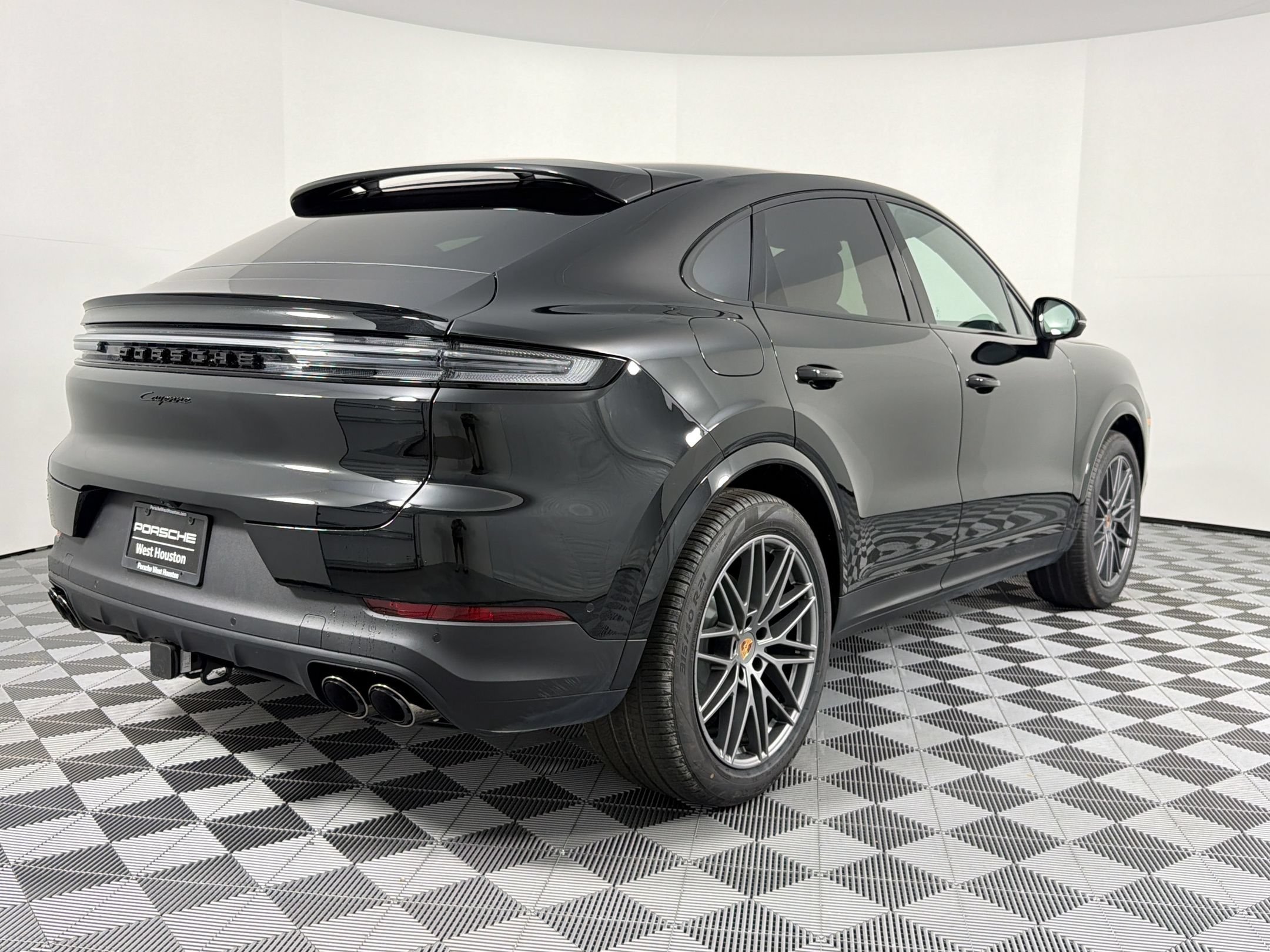 Certified 2026 Porsche Cayenne Coupe AWD/4WD image 9